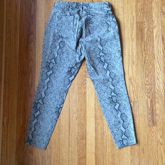 Style & Co Women's Curvy Tummy-Control Printed Skinny Jeans Brown - Picture 3 of 3